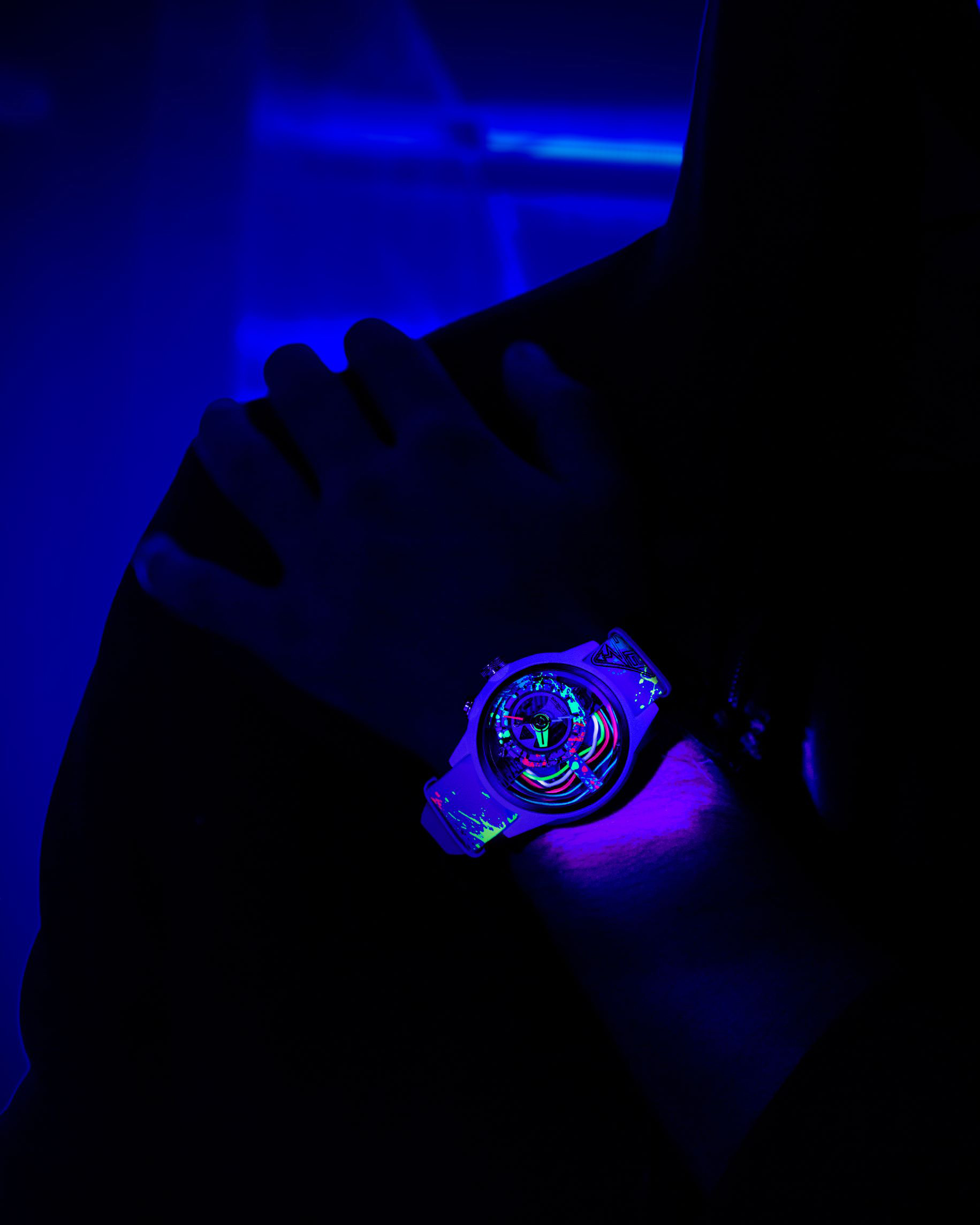 The Electricianz THE NEON Z WHITE ZZ-A1A/07-NLW Limited Edition